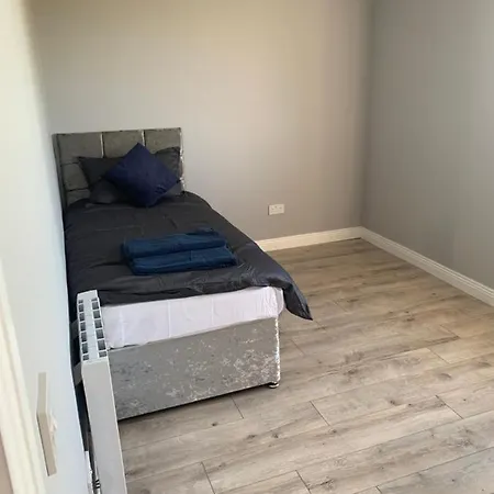 Private Central Near Kilcullen Apartment *