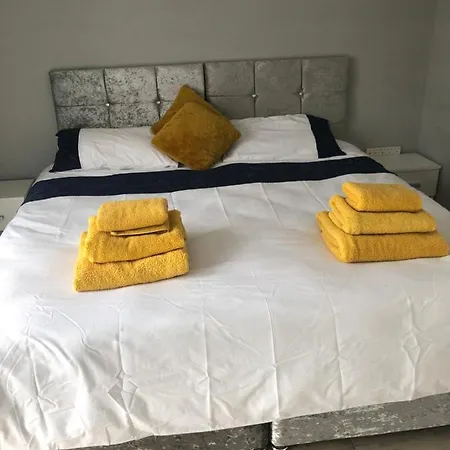 Private Central Near Kilcullen Apartment *