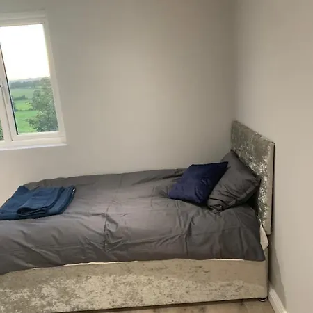 Private Central Near Kilcullen Apartment *